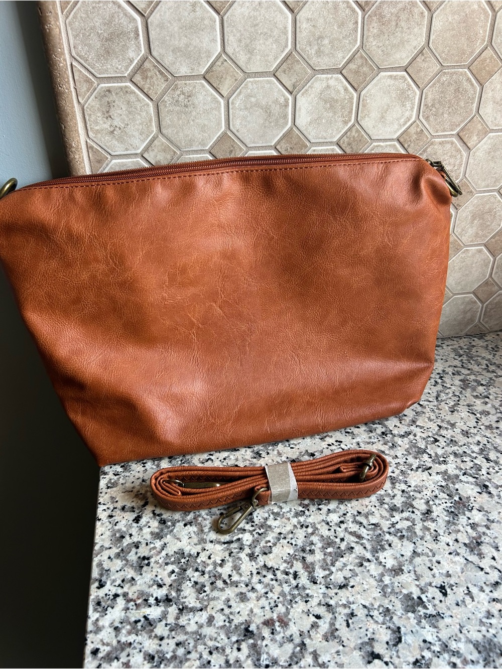 NWOT!! Versatile Women's Tan Leather Crossbody Bag